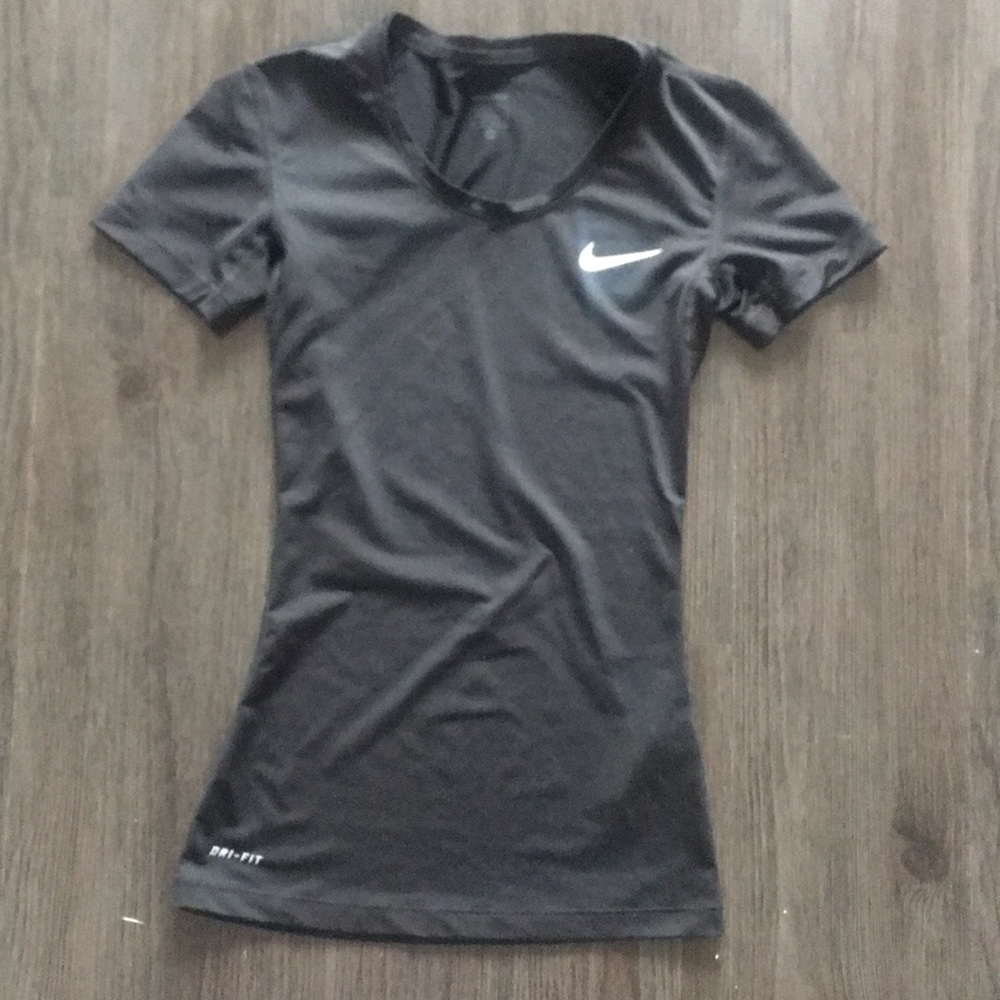 nike dri-fit short sleeve tee shirt